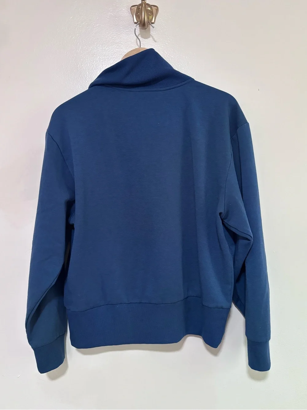 Earth Yoga Women’s Blue Pullover Half‎ Zip Sweatshirt M